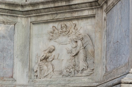 Column of the Immaculate Conception, bas-relief with the scene of the Visitation