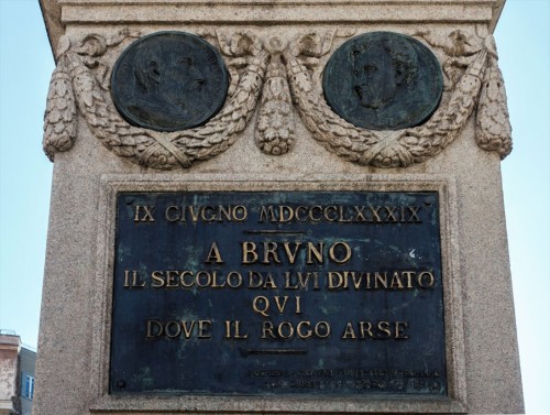 Plinth of the statue of Giordano Bruno