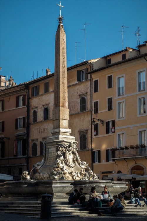 Fontana della Rotonda with the Macuteo Obelisk on top