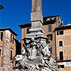 Obelisk Macuteo wieńczący fontannę na Piazza della Rotonda