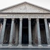 Panteon, portyk z tympanonem i napisem upamiętniającym fundację Marka Agrypy