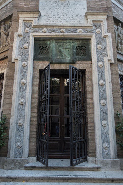 Villa Brasini, wejście do budynku