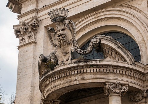 Church of Sant'Andrea al Quirinale, decoration of the main enterance with the emblem of Pope Innocent X from the Pamphilj family
