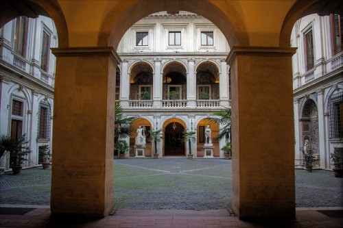 Palazzo Altemps, pałacowy dziedziniec z XVI w.