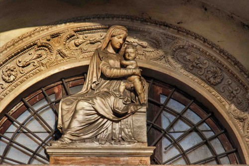 Andrea Sansovino, Madonna with Child in the portal of the Church of Santa Maria Portae Paradisi