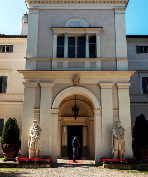 Casino Ludovisi, brama prowadząca do pałacyku od strony via Lombardia