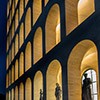 Colosseo quadrato, rzeźby dekorujące parter budynku