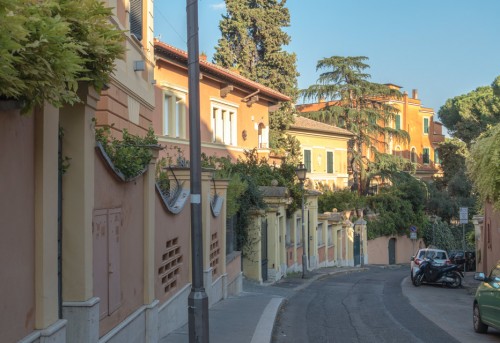 One of the alleys on Aventine Hill