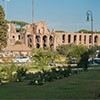 Awentyn, Ogród Różany (Roseto di Roma Capitale), w tle ruiny Palatynu