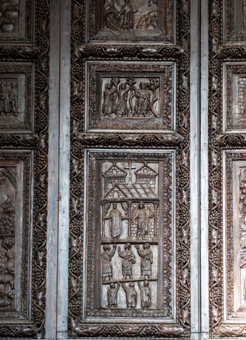 Bazylika Santa Sabina, drzwi cyprysowe  z V w.