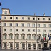 Palazzo Chigi, Piazza Colonna