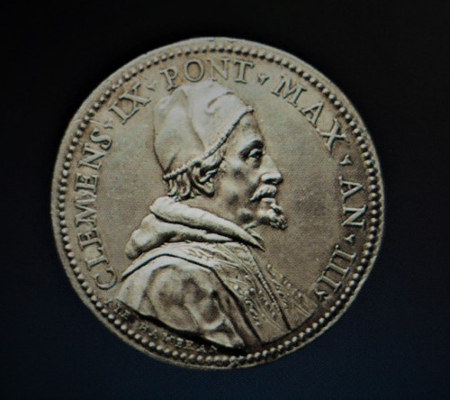 Silver medal showing the portrait of the pope Clement IX