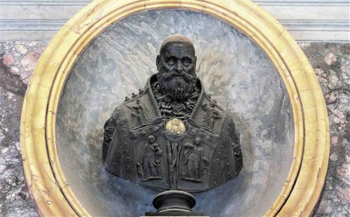 Bust of Pope Paul III, sacristy of the Basilica of San Pietro in Vaticano