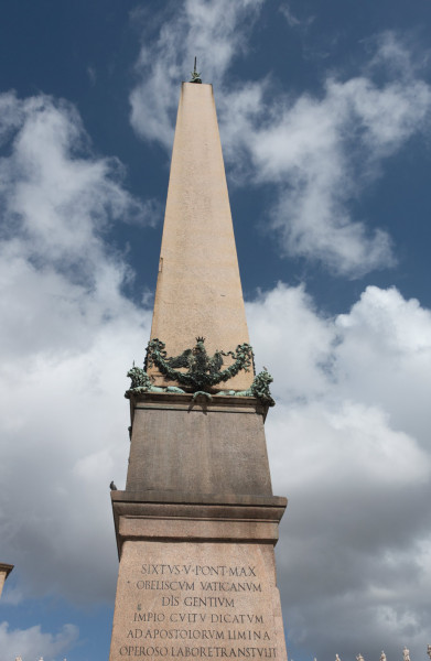 Vaticano Obelisk, Piazza di San Pietro