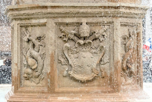 Fountain of Clement X, fragment, St. Peter's Square, coat of arms of Pope Clement X