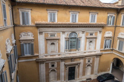 Palazzo di Firenze, dziedziniec -fundacja papieża Juliusza III