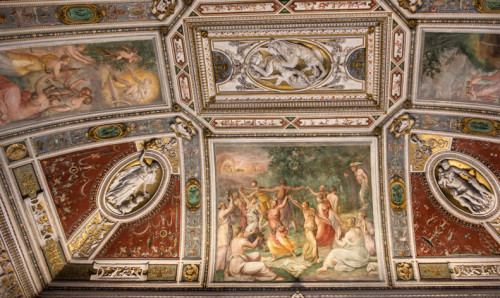 Villa Giulia, frescoes in the vestibule of the main building