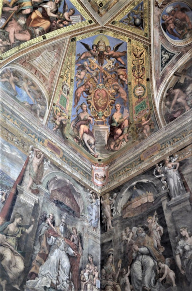 Sala Konstantyna, herb papieża Grzegorza XIII (uskrzydlony smok) - zleceniodawcy dekoracji sufitu sali, Pałac Apostolski (Musei Vaticani)