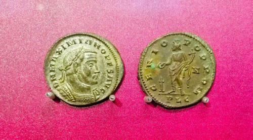 Maksymian (ojciec Maksencjusza), moneta przedstawiająca go jako augusta (286-305)