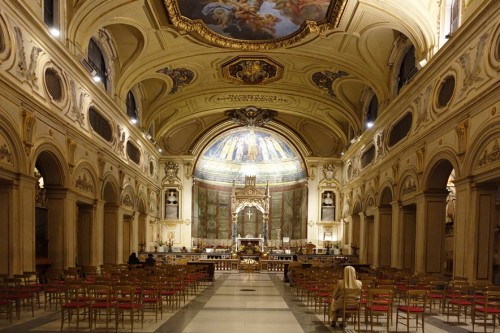 Santa Cecilia - wnętrze kościoła