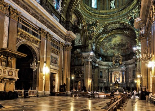 Kościół Il Gesù, wnętrze, projekt Jacopo da Vignola