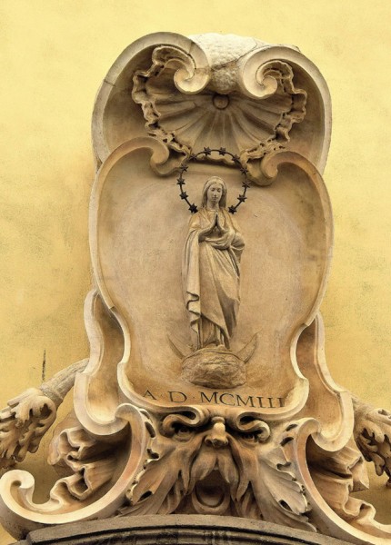 Via del Mascherone, cartouche above the entrance to the Congregation of the Sons of the Blessed Virgin Mary of the Immaculate Conception
