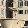 Jedna z fontann na Piazza Farnese