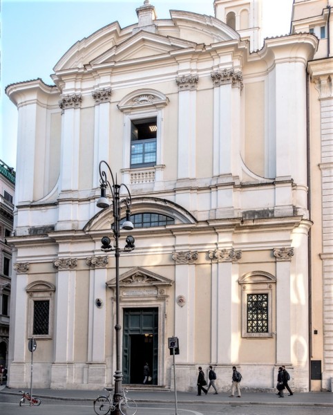 Kościół Sant'Apollinare, fasada