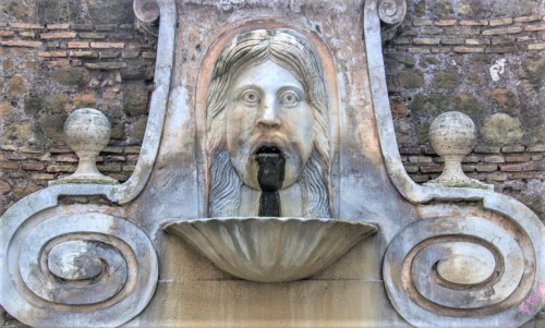 Fontana del Mascherone przy via Giulia