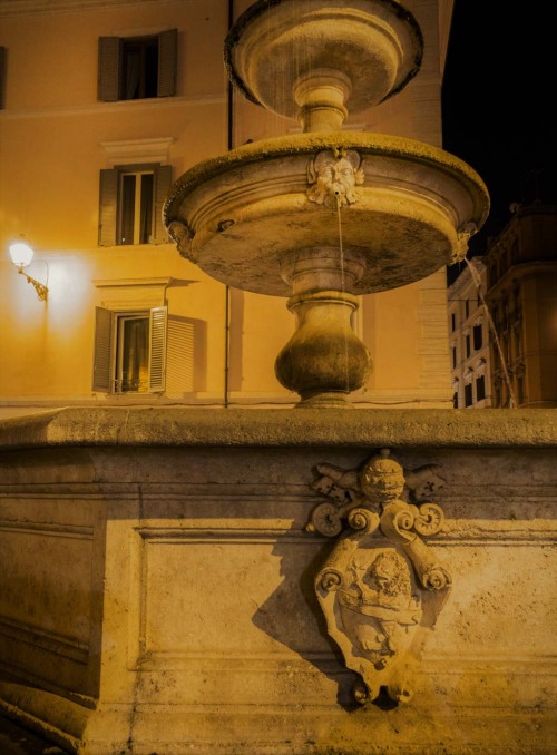 Fontana di Piazza della Madonna dei Monti, Giacomo della Porta