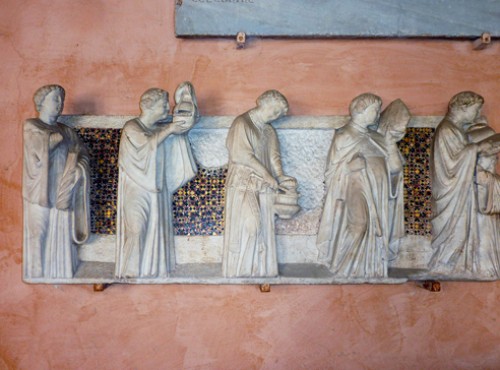 Krużganki bazyliki San Giovanni in Laterano, lapidarium, fragment dawnego ołtarza poświęconego św. Marii Magdalenie