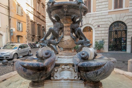 Fontana delle Tartarughe, Piazza Mattei