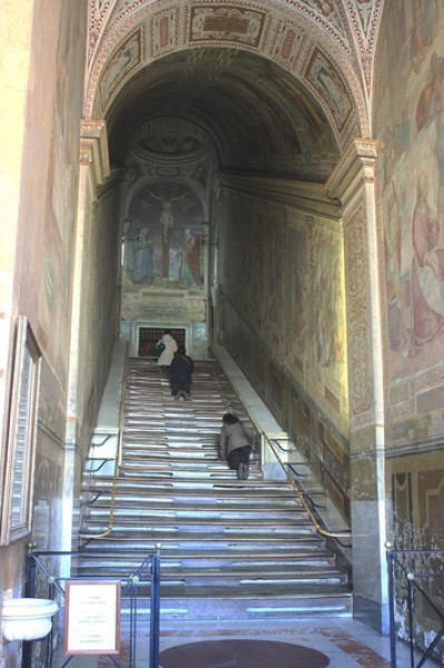 Kaplica Sancta sanctorum, Scala santa - Święte schody