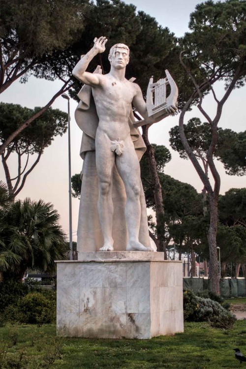 Foro Italico, sculpture at the back of the swimming center