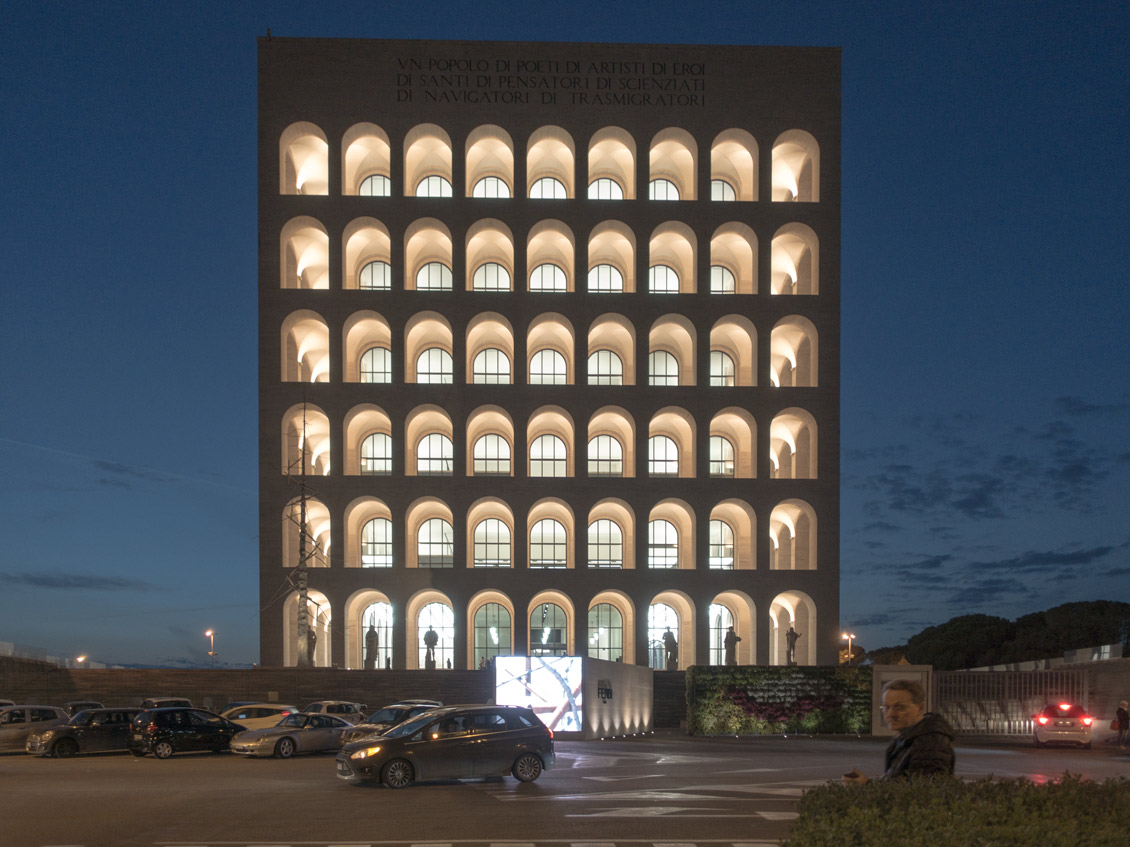 CURIOSITY NEWS  Palazzo FENDI IN ROMA